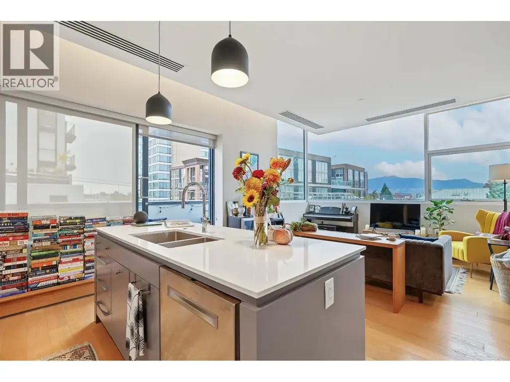 401 1510 W 6th Avenue, Vancouver