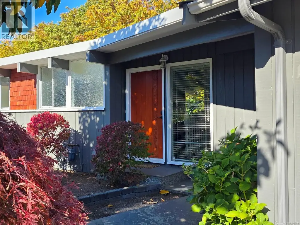 830 Beach Dr, Nanaimo