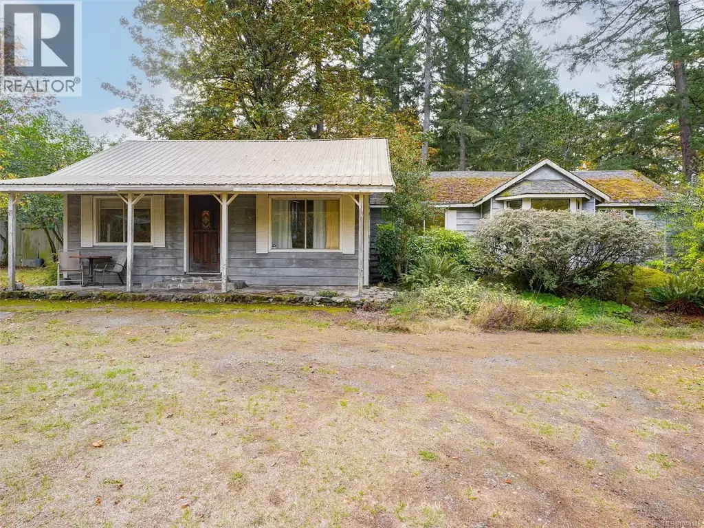 5333 Sparton Rd, Saanich