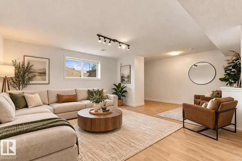1908 36 Av Nw, Edmonton