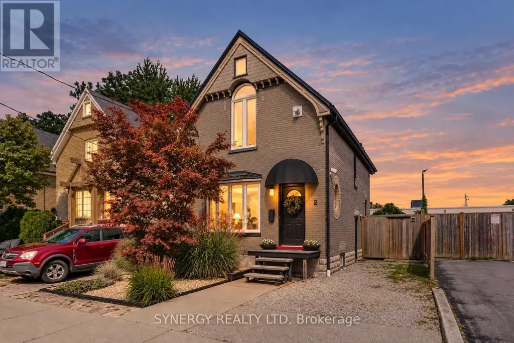 2 Erie Avenue, London South (South D)