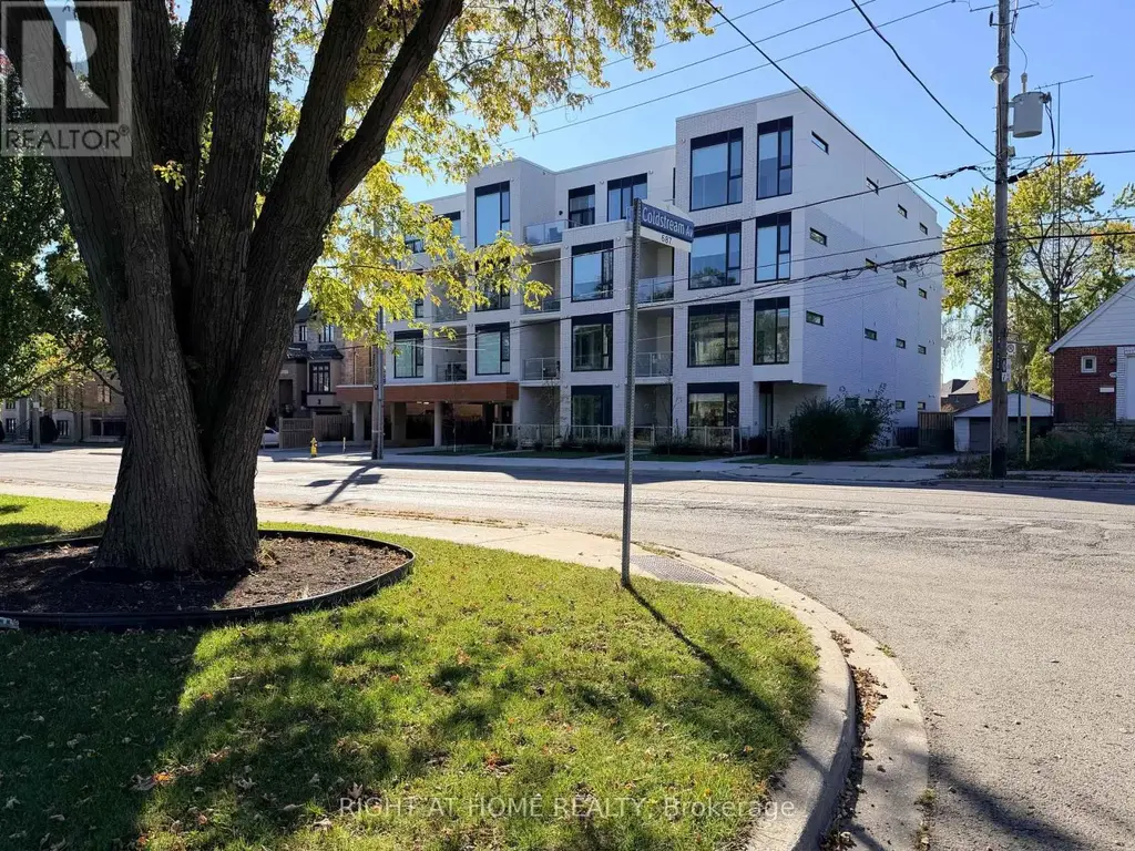 301 - 722 Marlee Avenue, Toronto (Yorkdale-Glen Park)