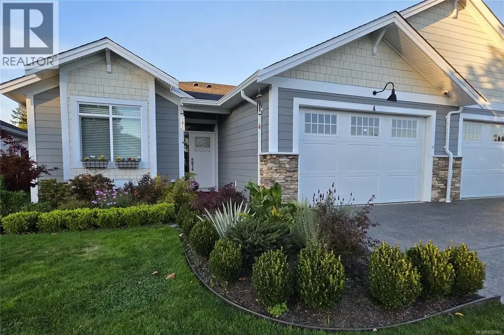 4 200 Nikola Rd, Campbell River