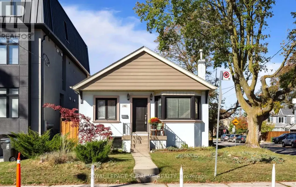 54 East Drive, Toronto (Rockcliffe-Smythe)