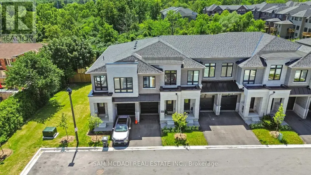 2076 Coppenwood Common, Burlington (Tyandaga)
