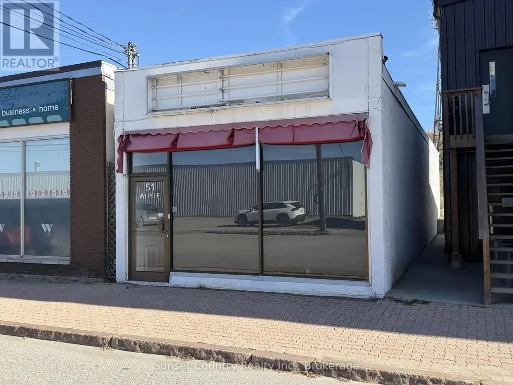 51 Whyte Avenue, Dryden (Downtown)