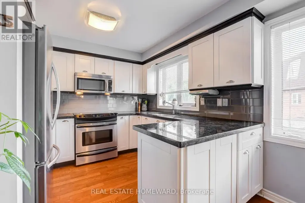 5a Falmouth Avenue, Toronto (Kennedy Park)