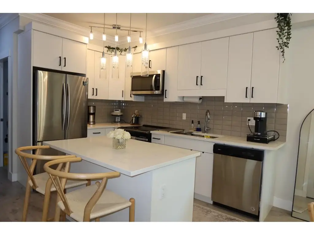 310 13799 101 Avenue, Surrey