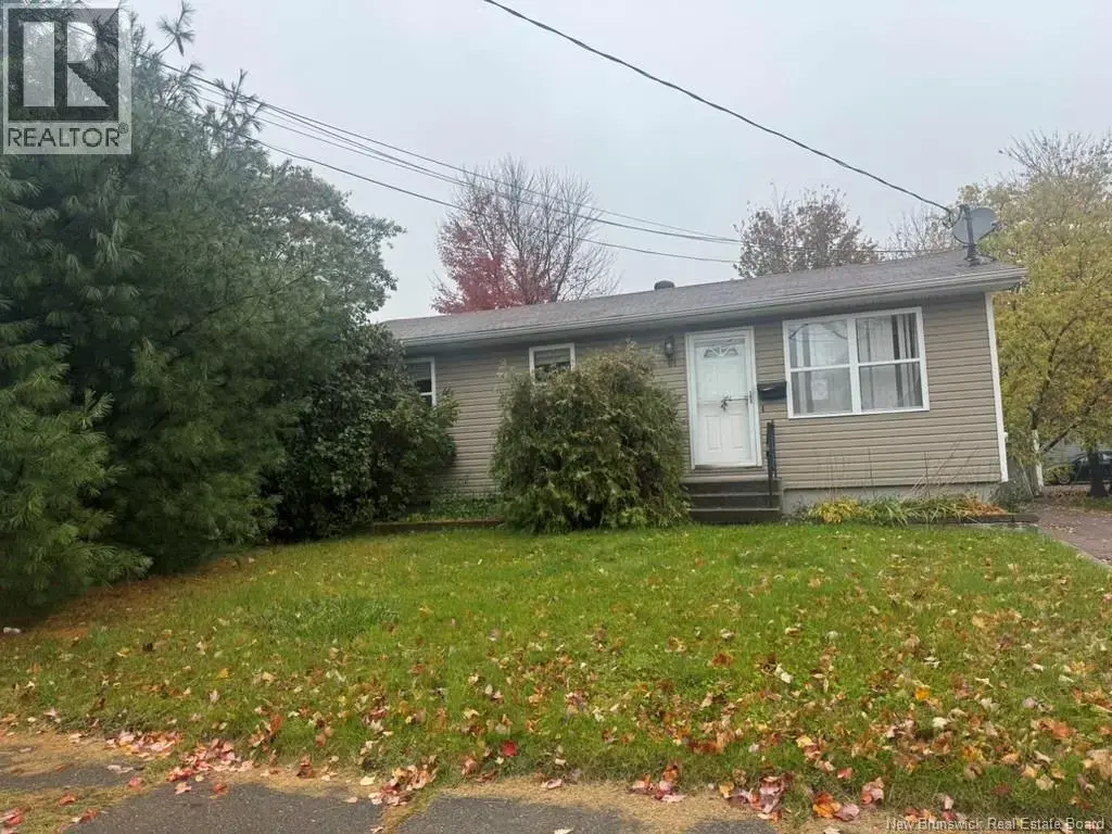 61 Mckenzie Avenue, Moncton