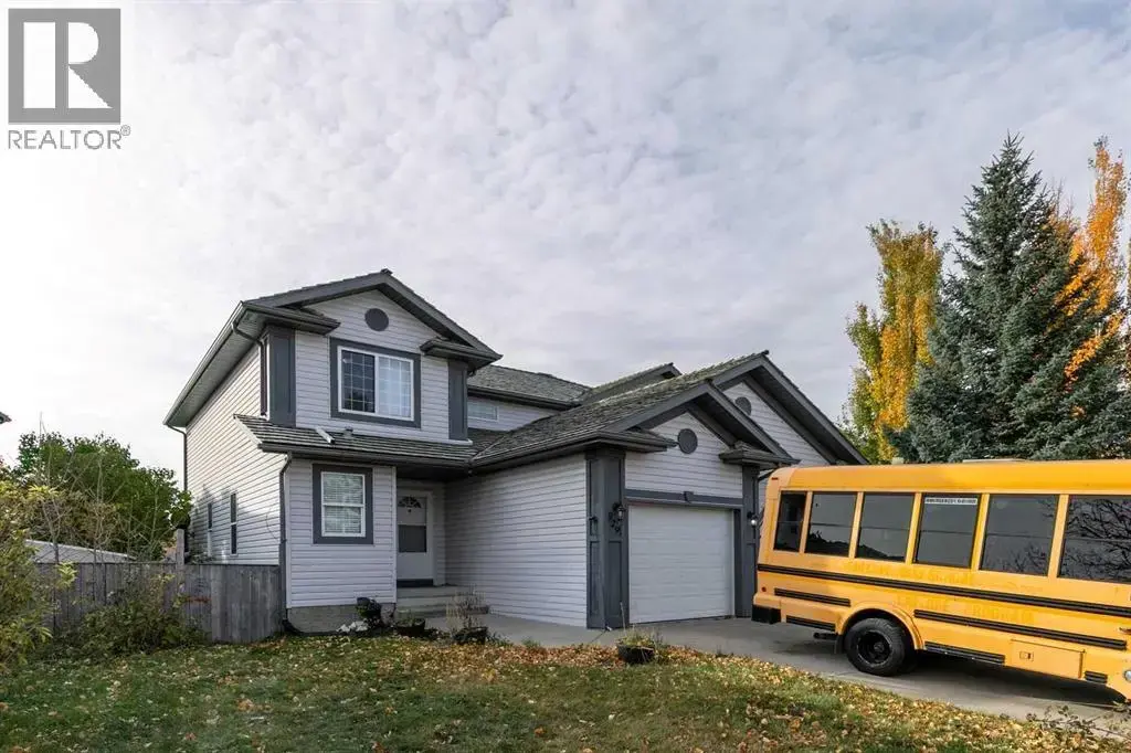 829 Westmount Drive, Strathmore
