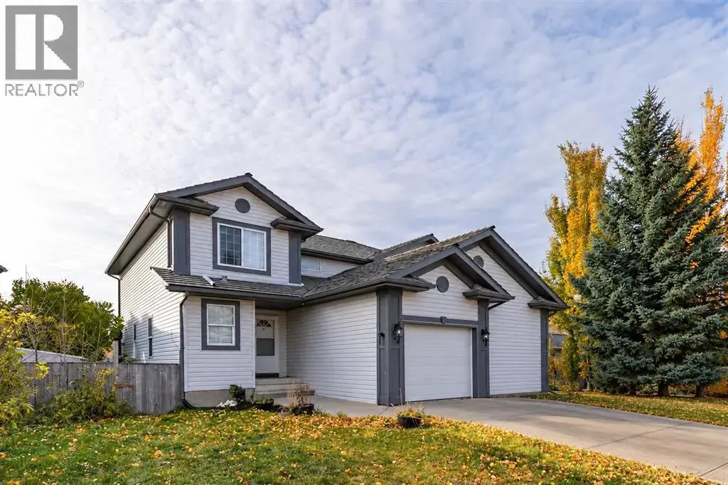 829 Westmount Drive, Strathmore