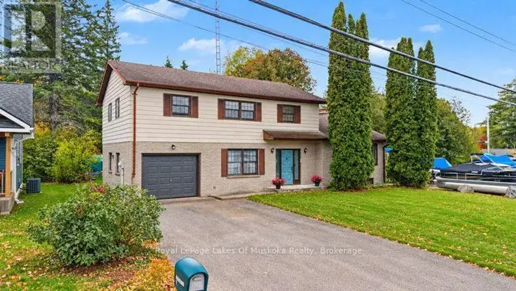 13 East Road, Lake of Bays (Mclean)