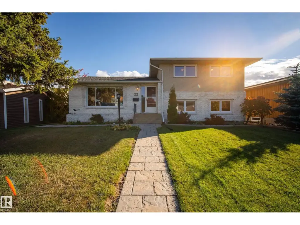 9011 157 St Nw, Edmonton