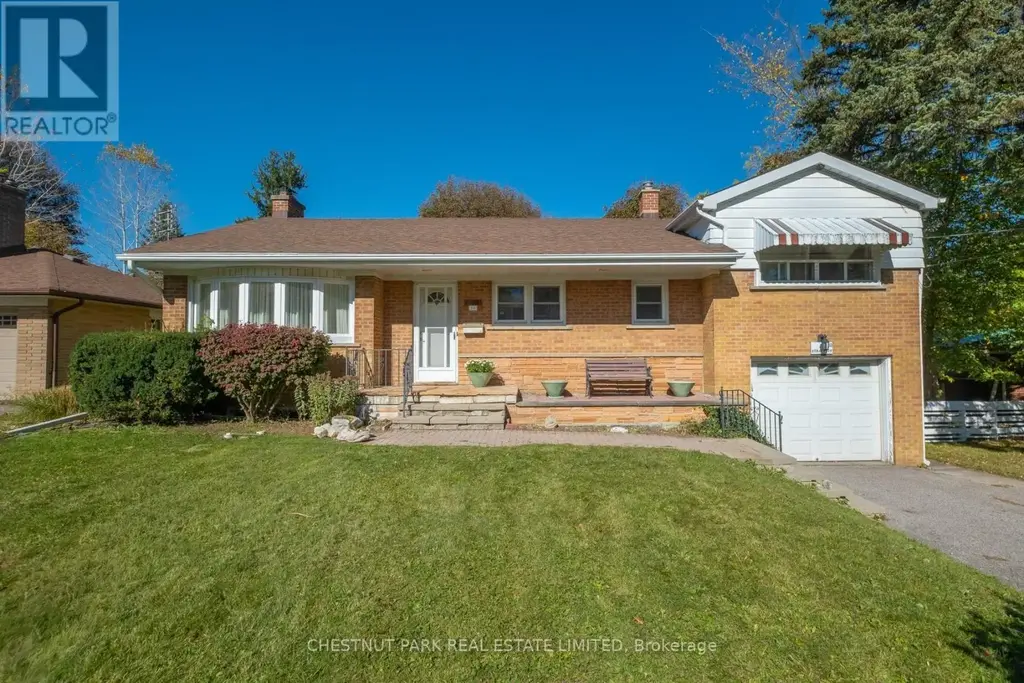 20 Strathroy Crescent, Markham (Old Markham Village)