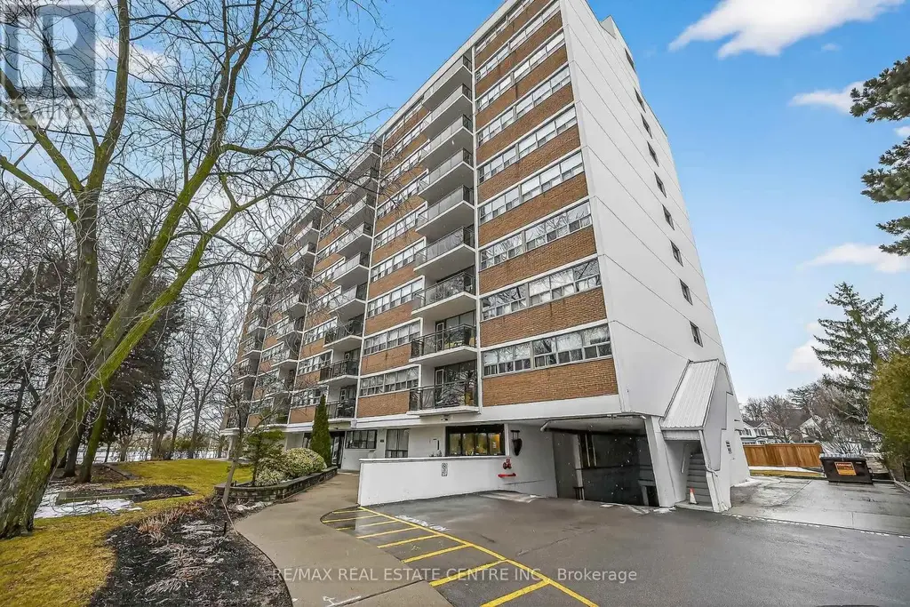 702 - 212 Kerr Street, Oakville (CO Central)