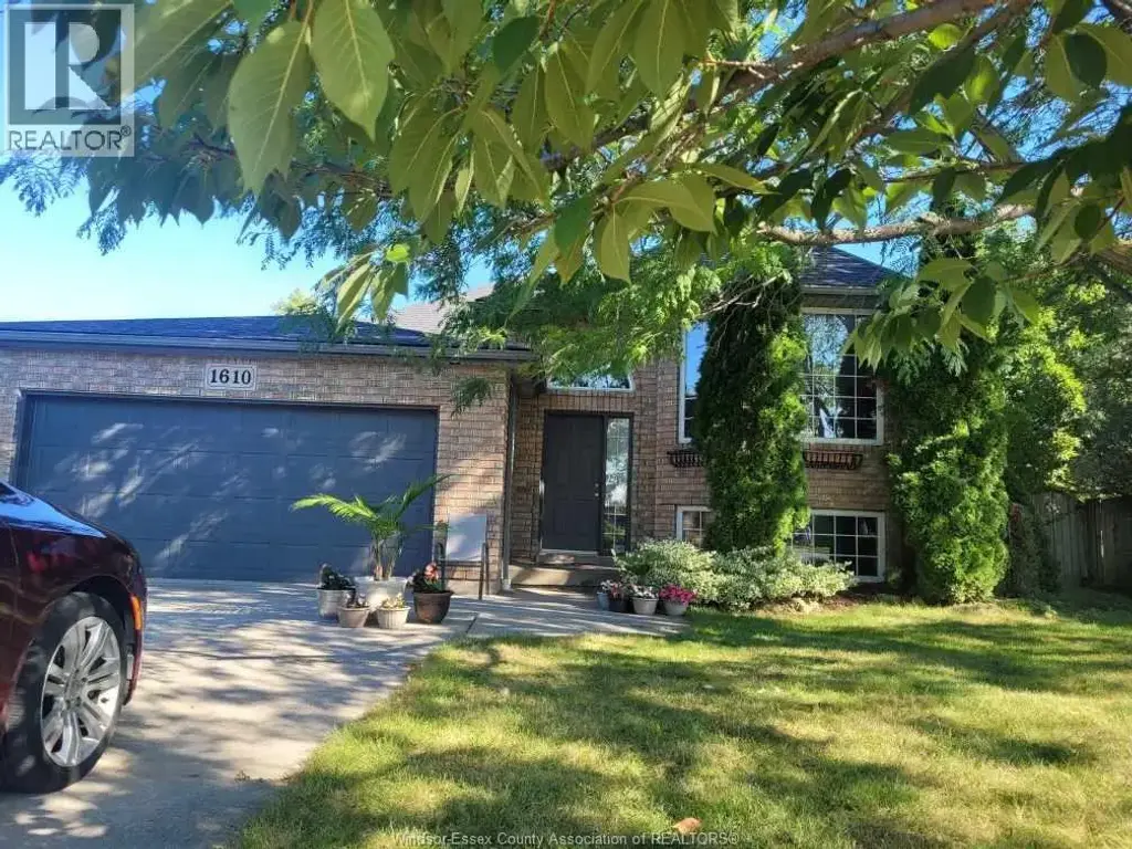 1610 Chornoby Crescent, Tecumseh