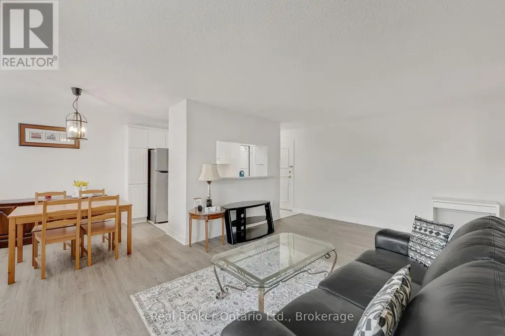 802 - 1950 Main Street W, Hamilton (Ainslie Wood)