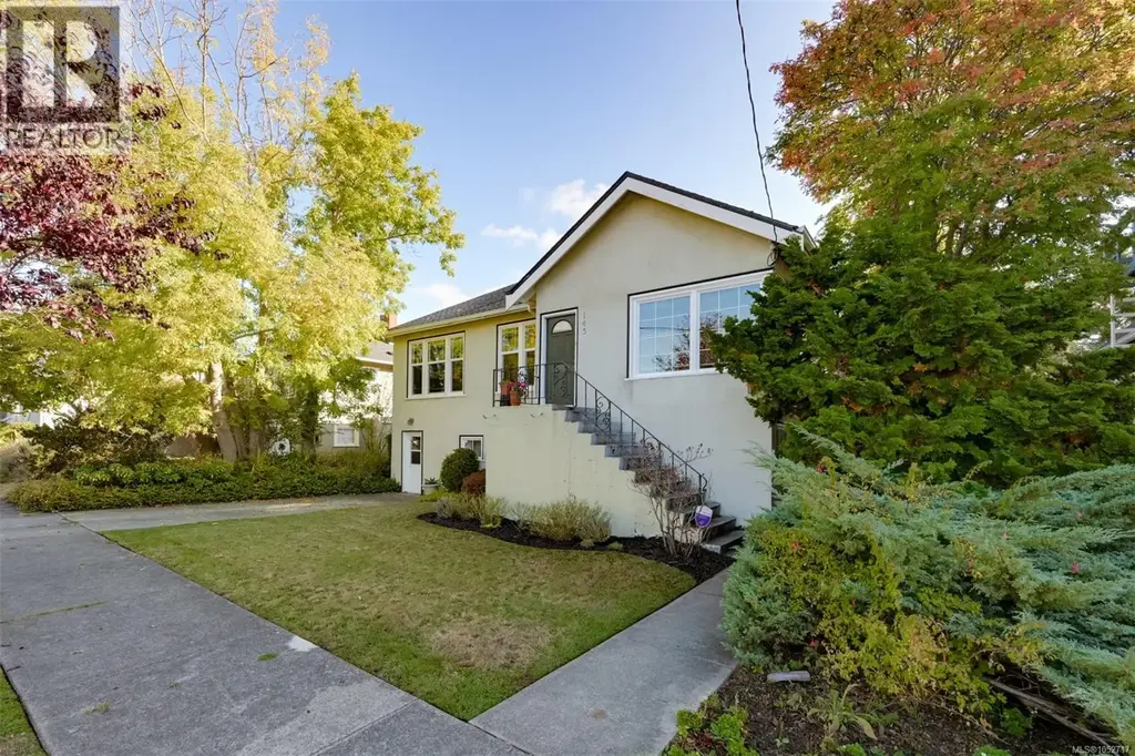 145 Beechwood Ave, Victoria