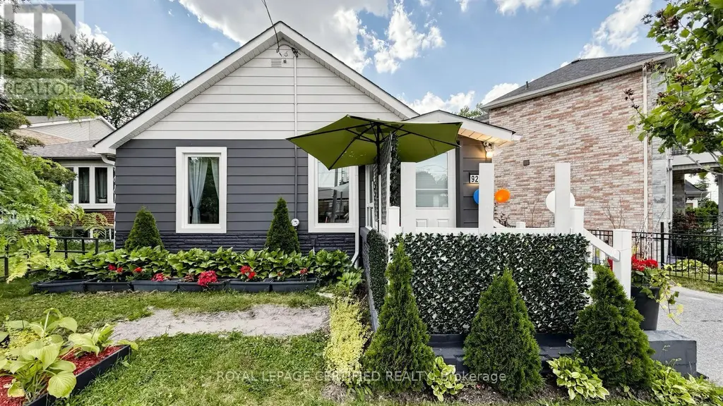 922a Danforth Road, Toronto (Kennedy Park)