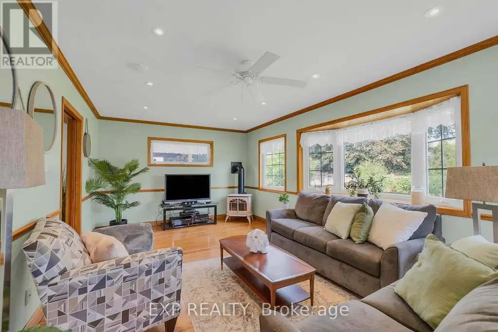 6 Jardine Place, Toronto (Willowridge-Martingrove-Richview)