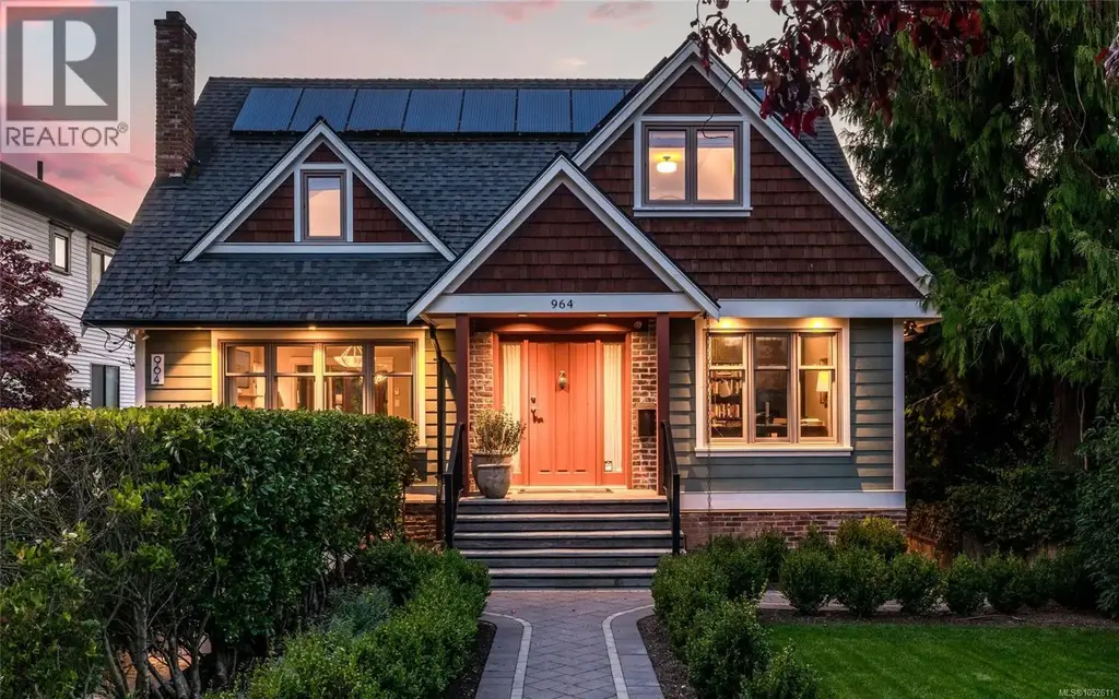 964 Newport Ave, Oak Bay