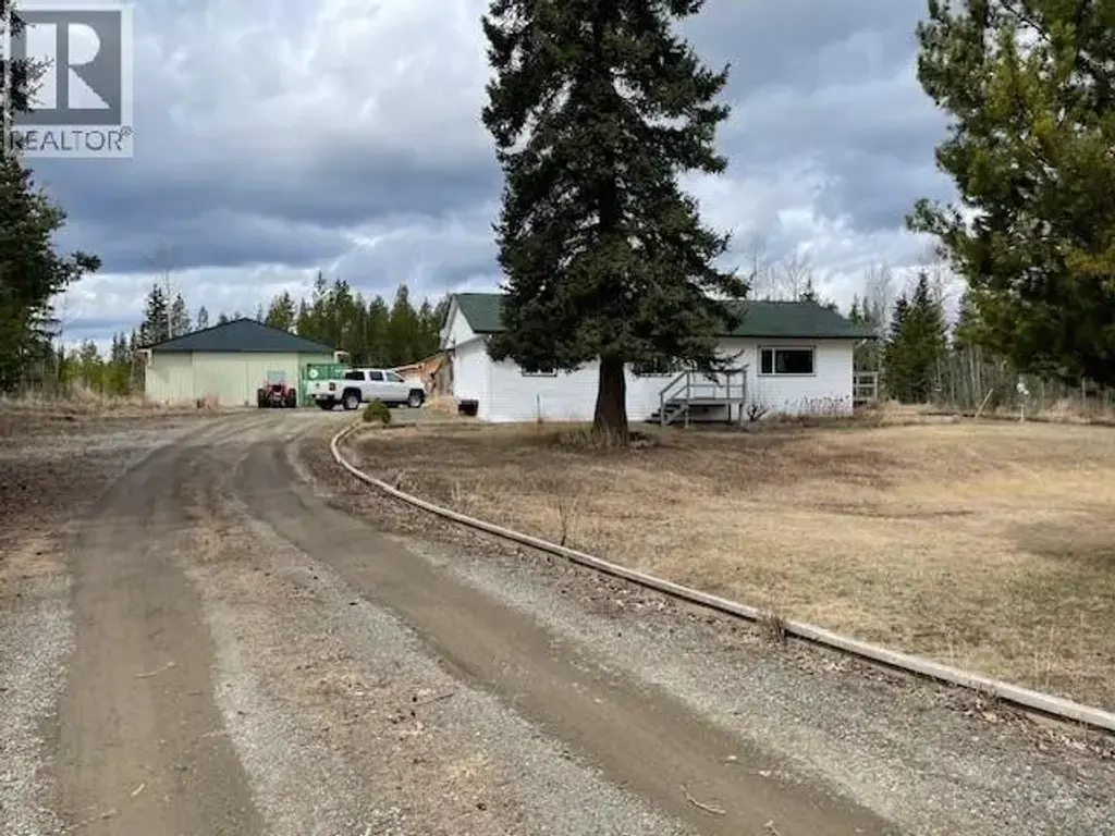 7008 Holmes Road, Lone Butte