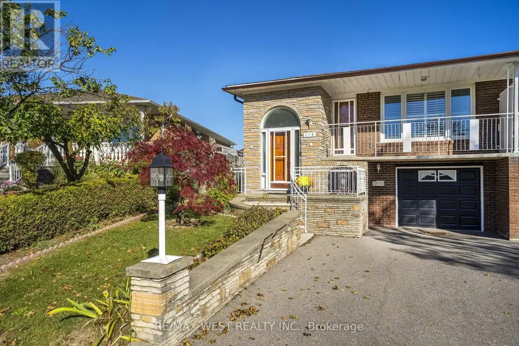 112 Harris Crescent, Vaughan (West Woodbridge)