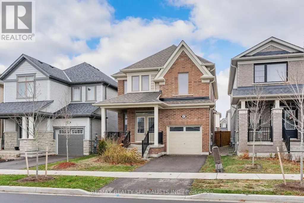 27 Harpin Way W, Centre Wellington (Fergus)