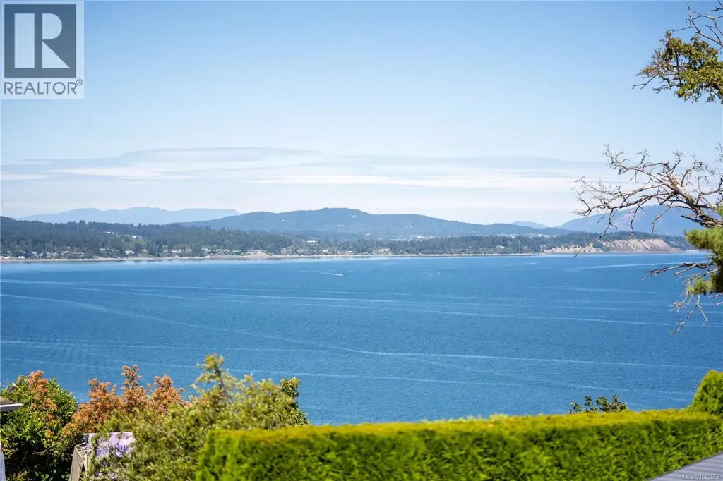 4596 Bonnieview Pl, Saanich