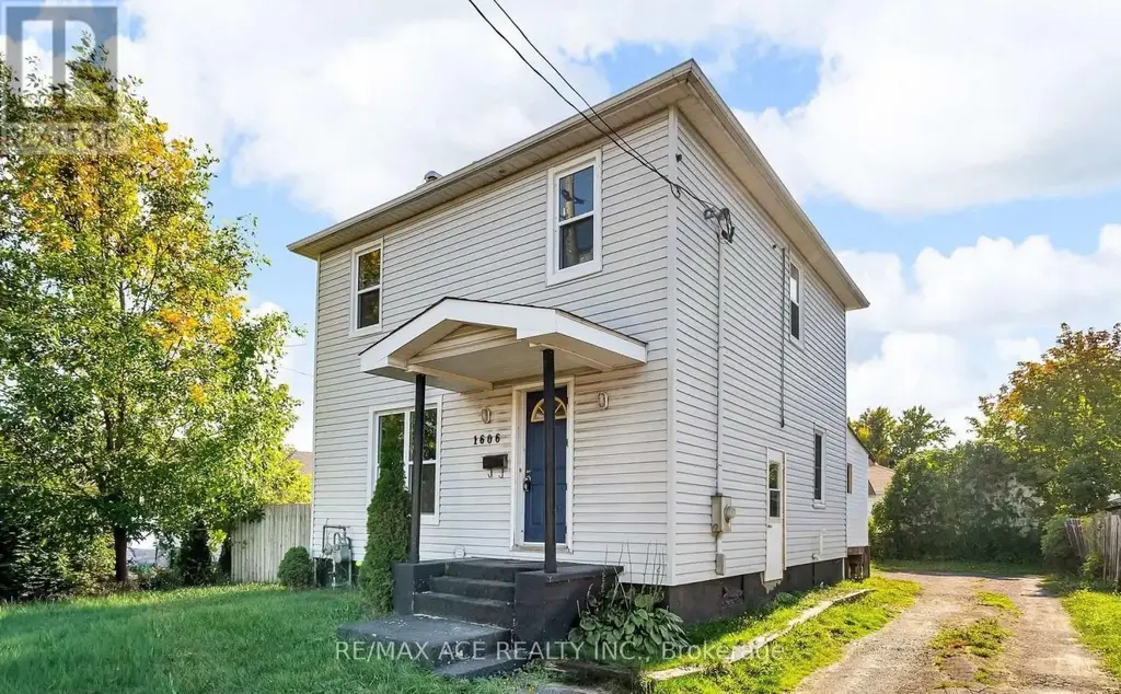 1606 Pitt Street, Cornwall
