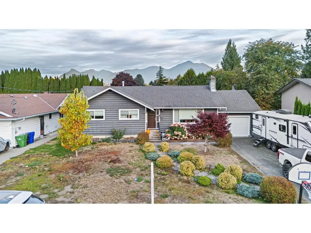 6992 Centennial Drive, Sardis East Vedder, Chilliwack