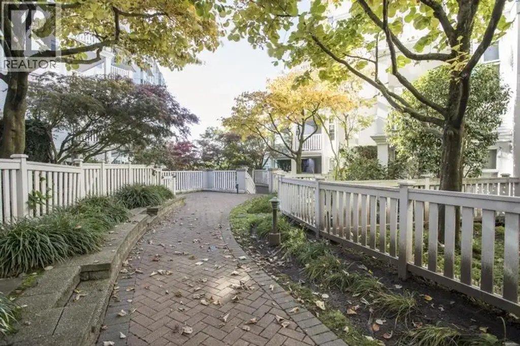 206 137 E 1st Street, North Vancouver