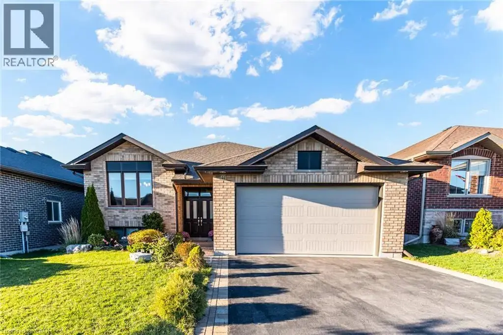 44 Liberty Crescent, Trenton