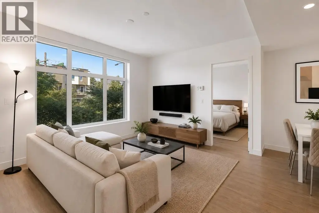 203 747 E 3rd Street, North Vancouver