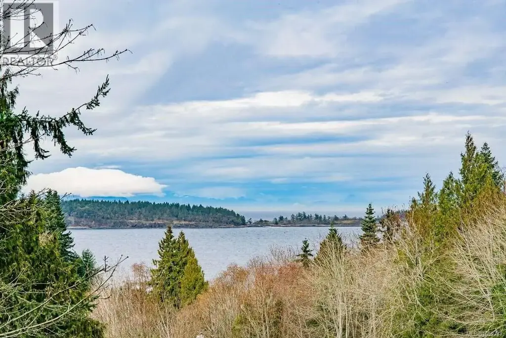 7810 Aats Rd, Lantzville