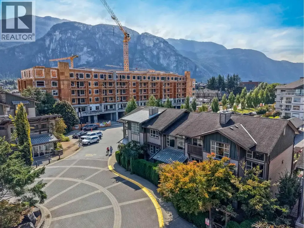 1216 Village Green Way, Squamish