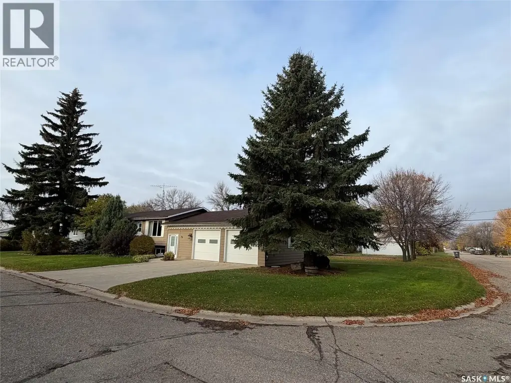 304 1st Street E, Carnduff