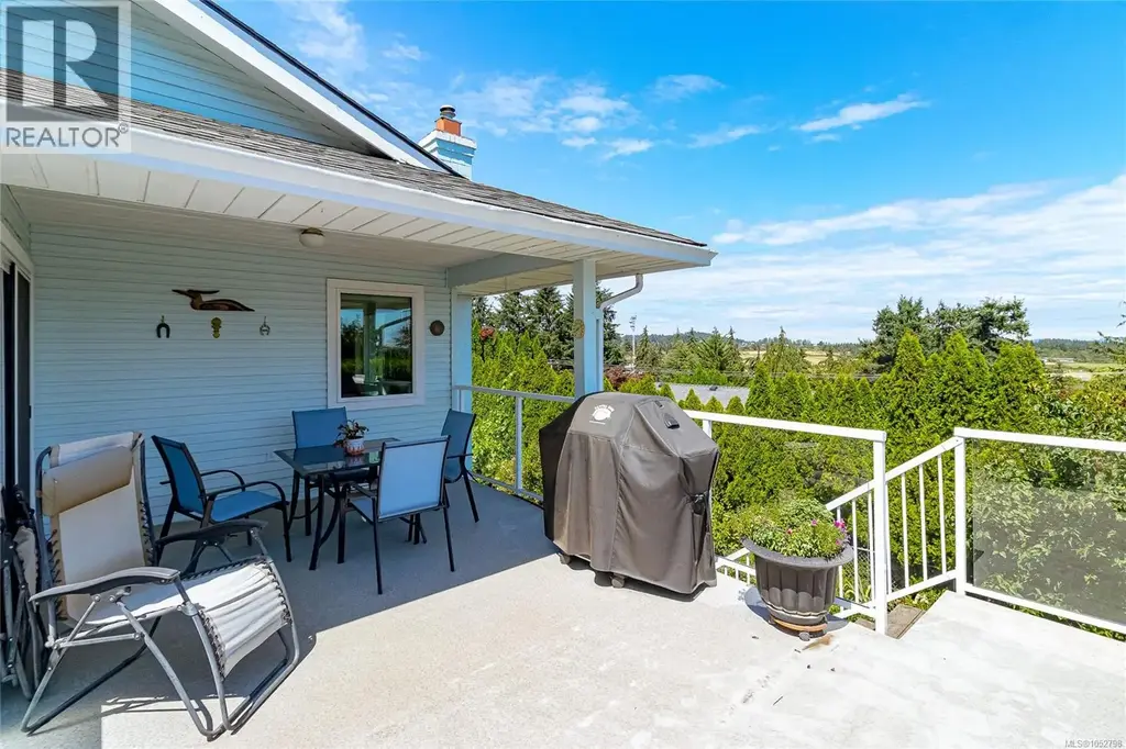 7453 Veyaness Rd, Central Saanich