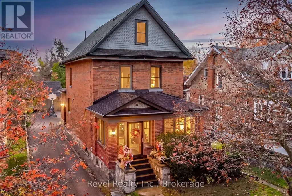 27 Francis Street, Kawartha Lakes (Lindsay)
