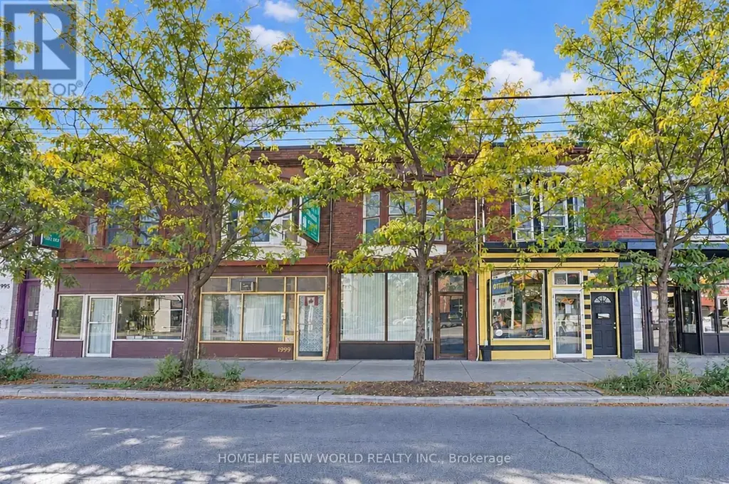 2001 Dundas Street W, Toronto (Roncesvalles)
