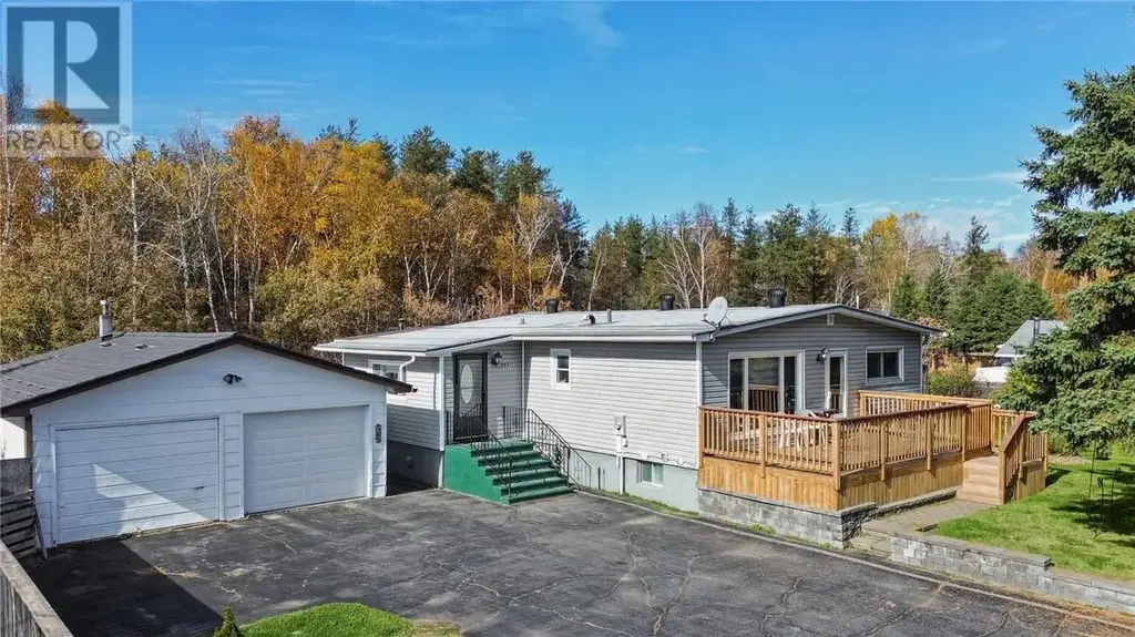 3261 Elm Street, Val Caron