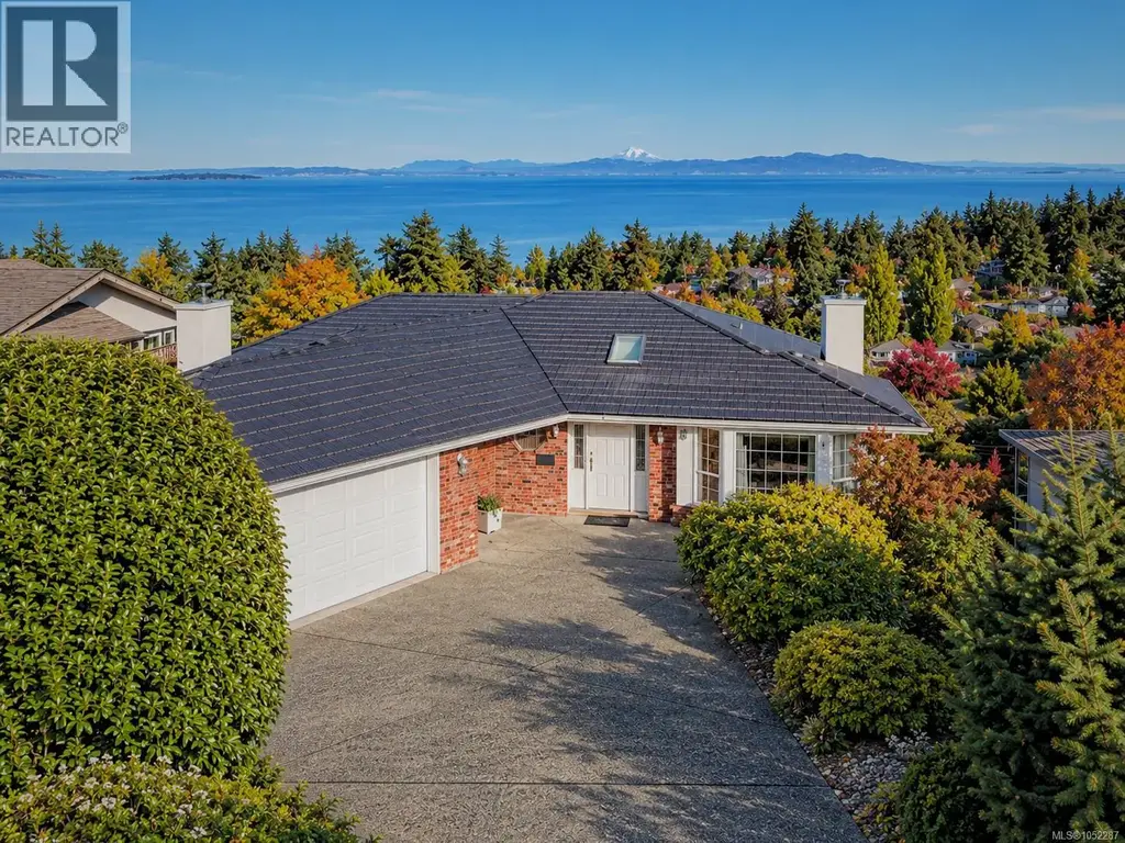 974 Seapearl Pl, Saanich