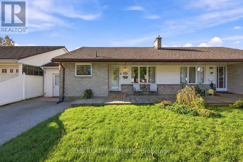 25 Queenston Crescent, London East (East O)