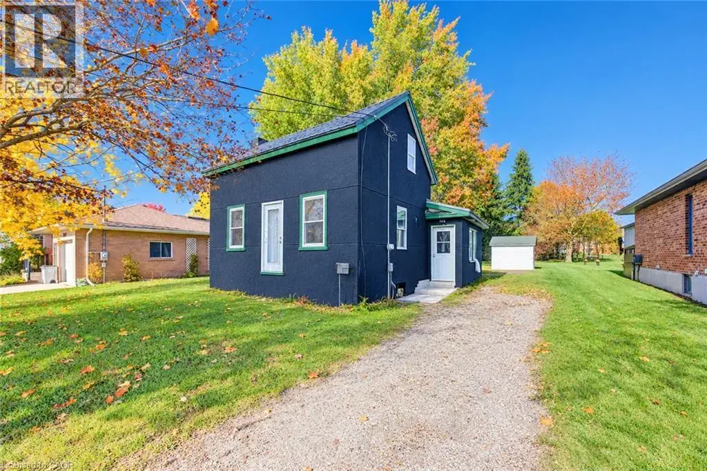 745 Binning Street W, Listowel