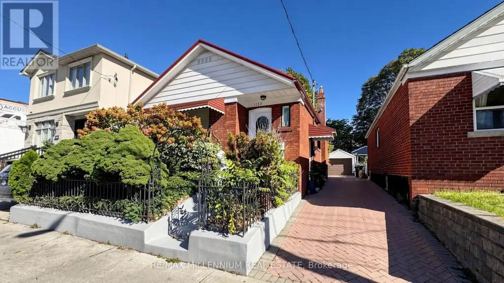 1159 Woodbine Avenue, Toronto (Woodbine-Lumsden)