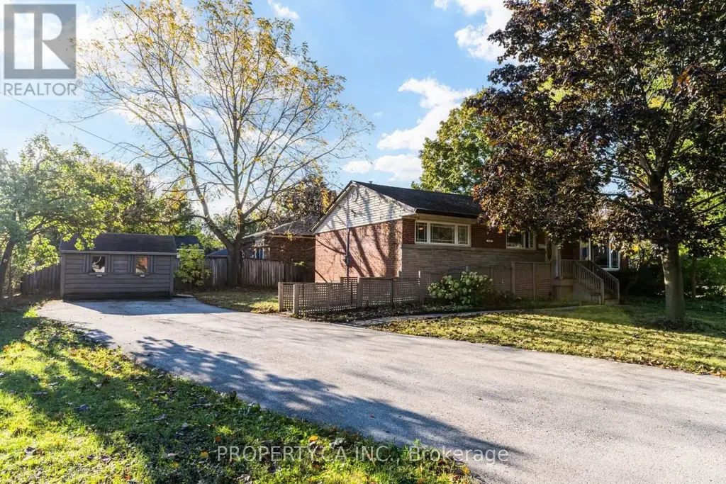 2302 Redfern Road, Burlington (Brant)