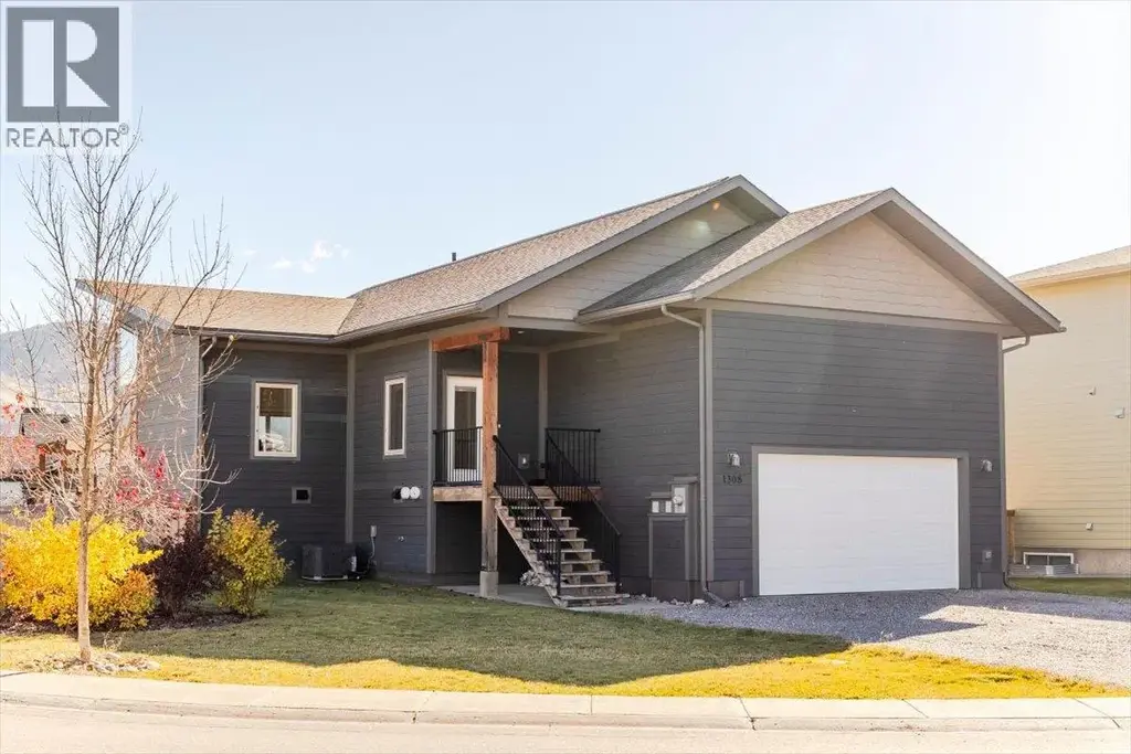 1308 Cherrywood Boulevard, Sparwood