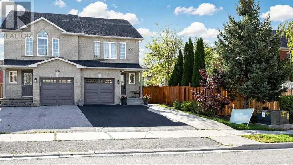 668 Madame Street, Mississauga (Meadowvale Village)