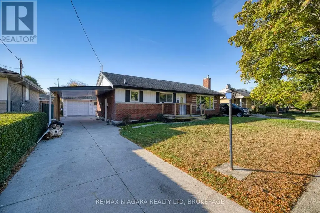 6 Broadmore Avenue, St. Catharines (Carlton/Bunting)