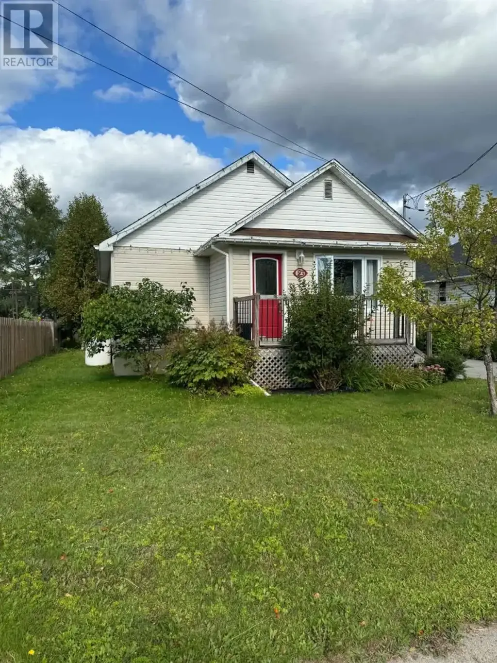 23 Hillcrest Ave, Wawa